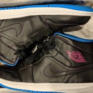 Air Jordan 1 mid, Size 10.5